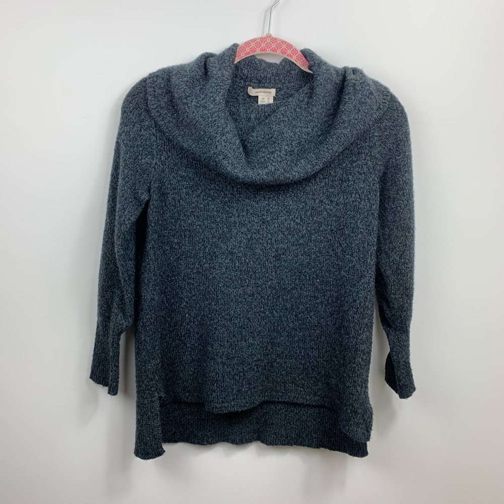 🌵DKNY Crowl Neck Sweater